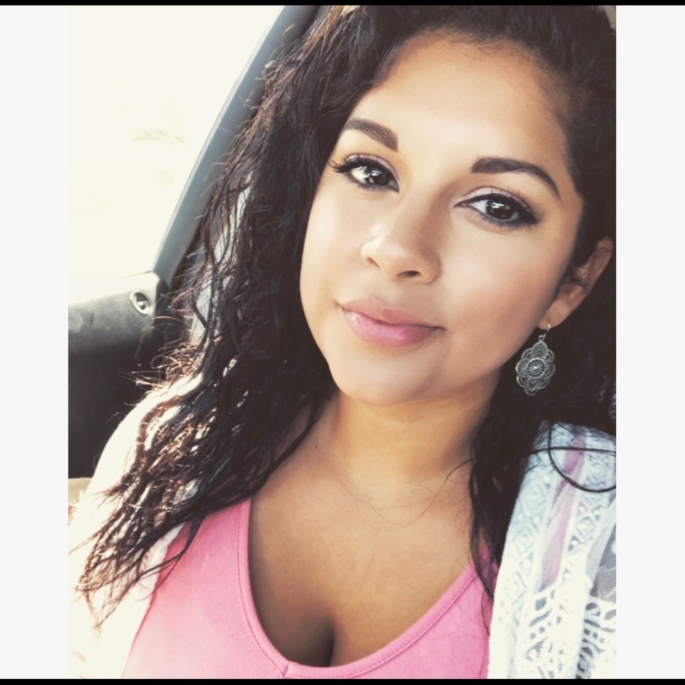 Meet your Posher, Clarisa